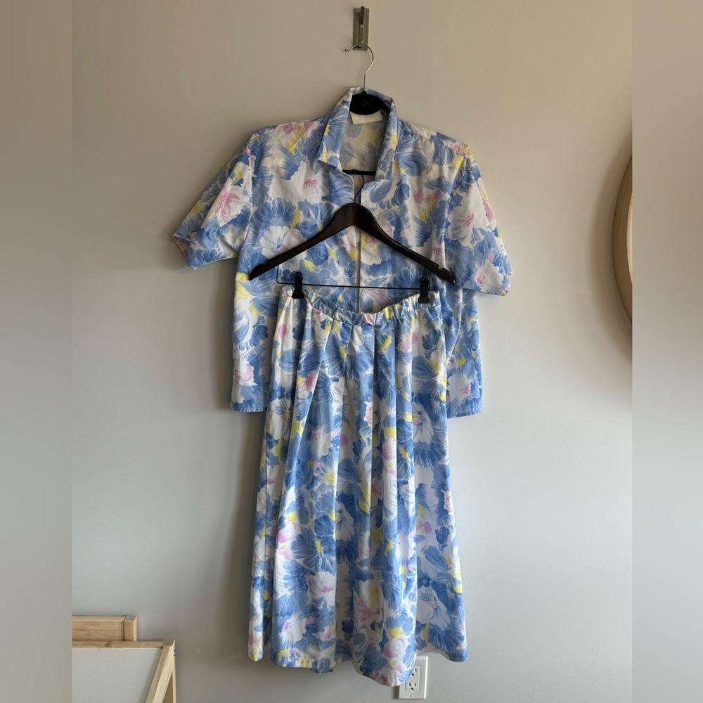 Vintage two piece cotton floral sea blue skirt set…